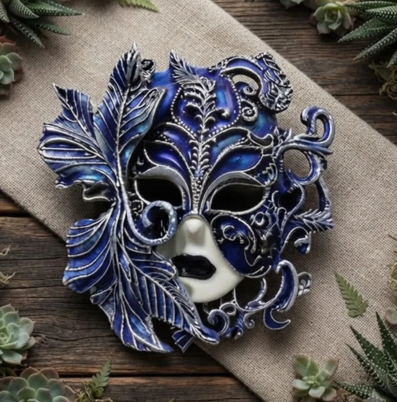 Broche de mascara veneciana